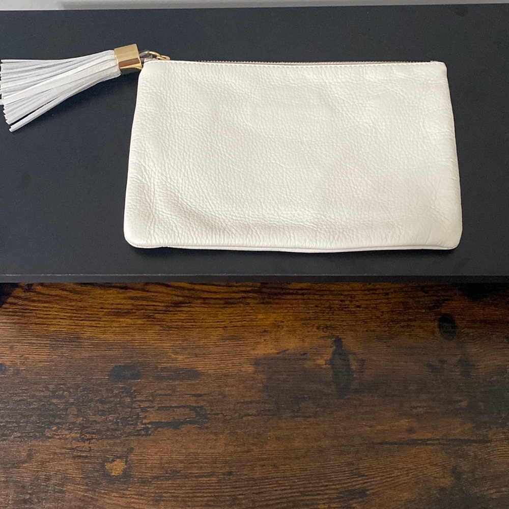 G.I.L.I White Leather Clutch